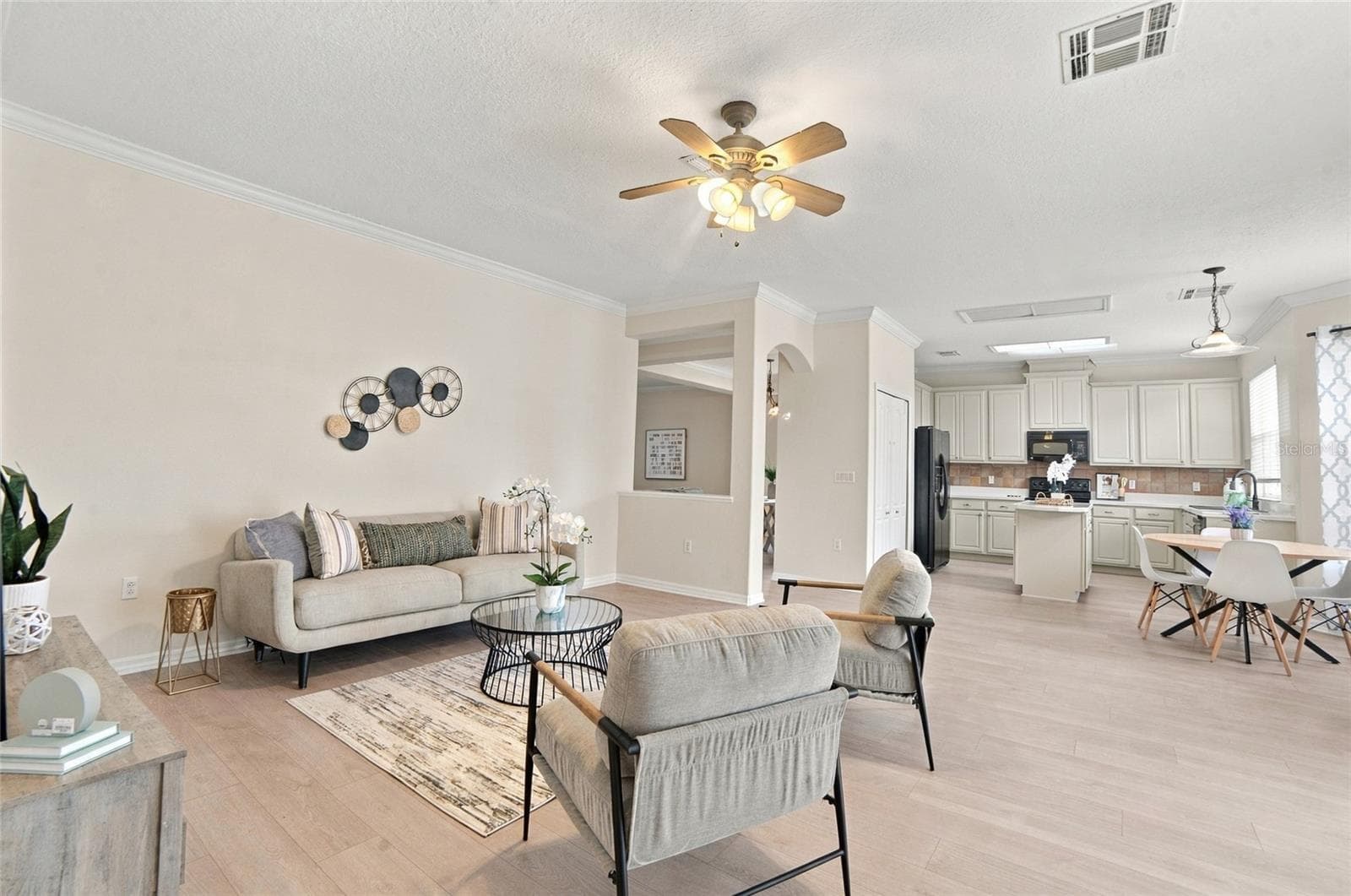 Single Family Residence at 12805 MOSS PARK RIDGE DR, ORLANDO, photo 10 of 40