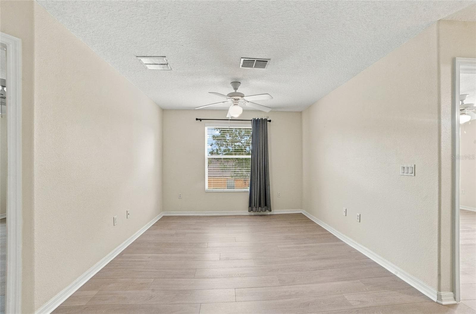 Single Family Residence at 12805 MOSS PARK RIDGE DR, ORLANDO, photo 14 of 40