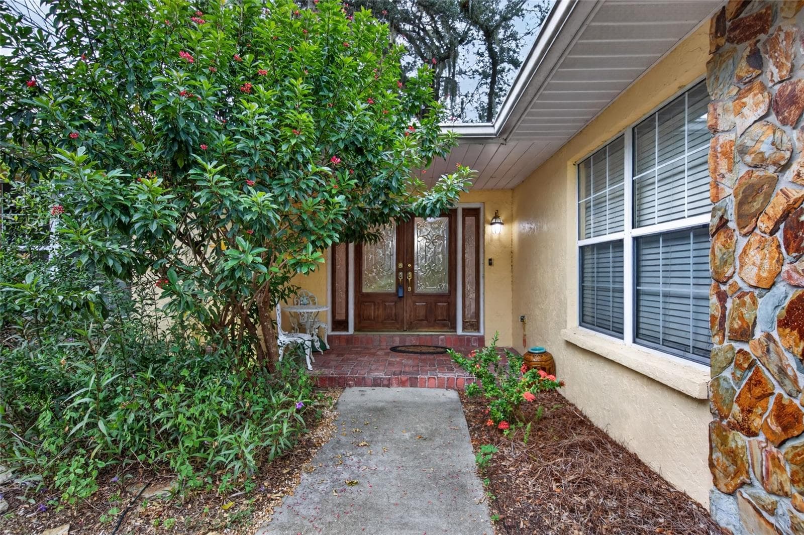 Single Family Residence at 531 GARRARD DR, TEMPLE TERRACE, photo 4 of 51
