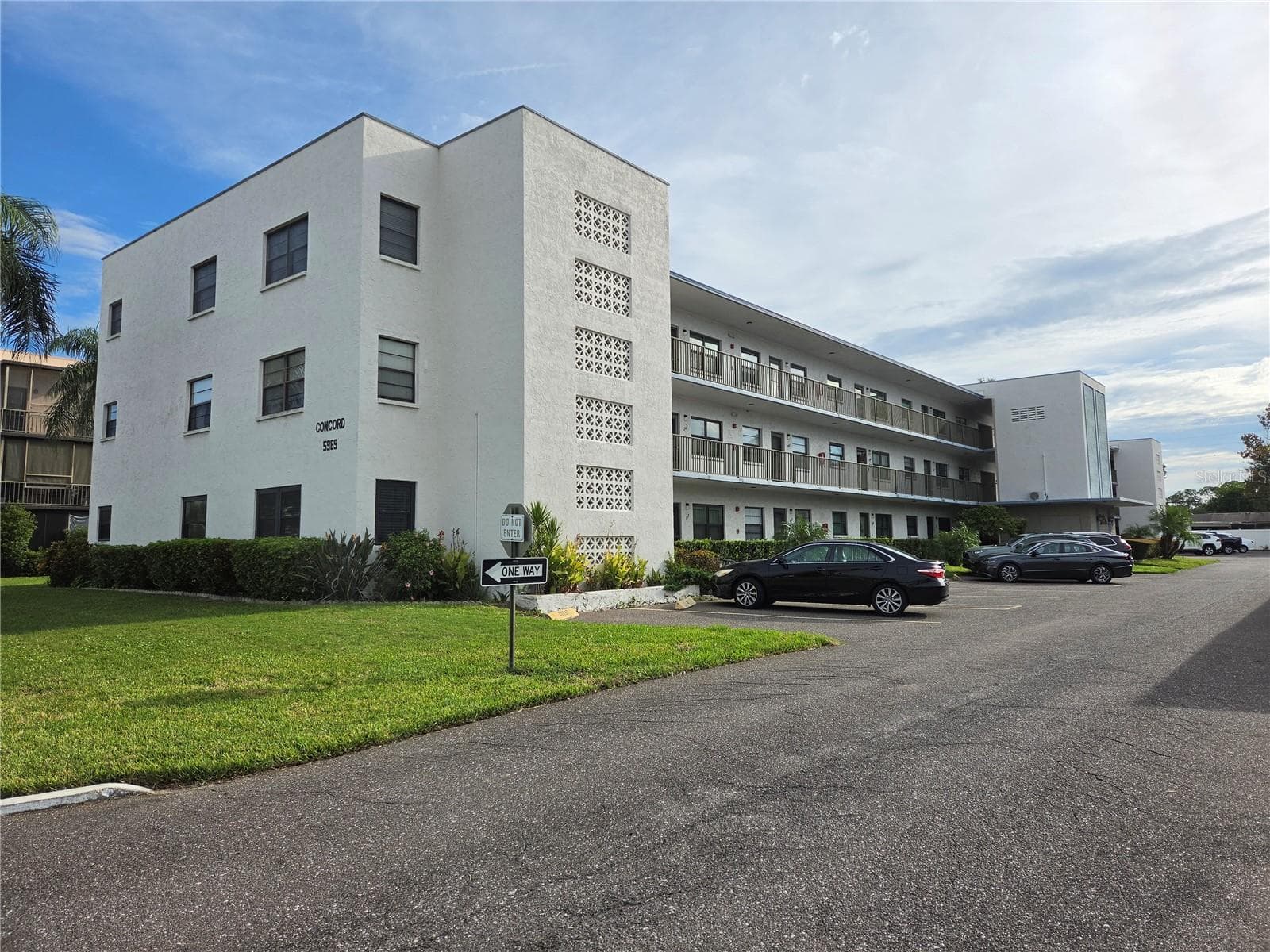 5969 TERRACE PARK DR N #305