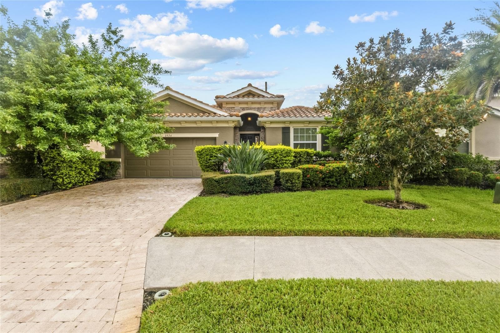 Single Family Residence at 2924 ORIOLE DR, SARASOTA, photo 2 of 43