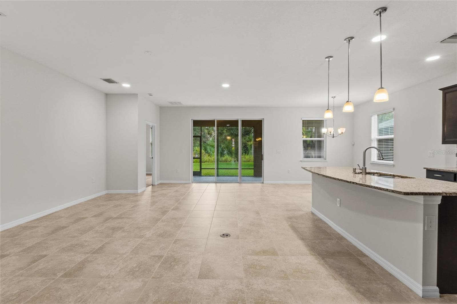 No house behind you means a peaceful green view! - 2924 ORIOLE DR, SARASOTA