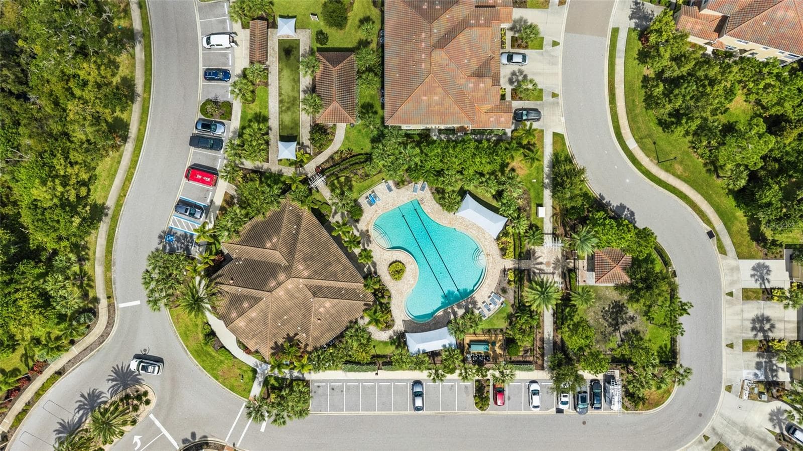 Community clubhouse and pool with lap lane - 2924 ORIOLE DR, SARASOTA