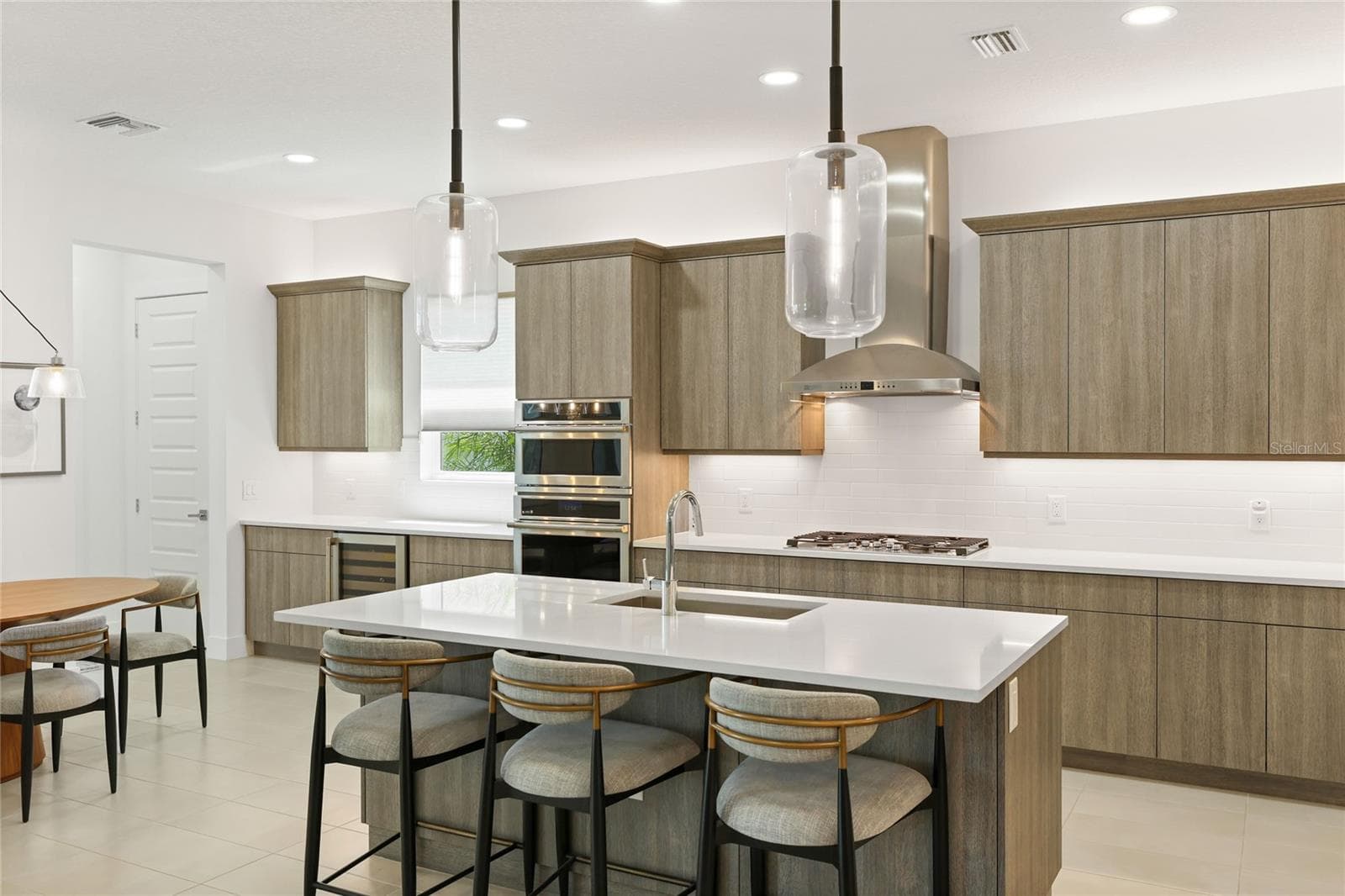 Single Family Residence at 8035 WATERBEND TRL, SARASOTA, photo 15 of 97
