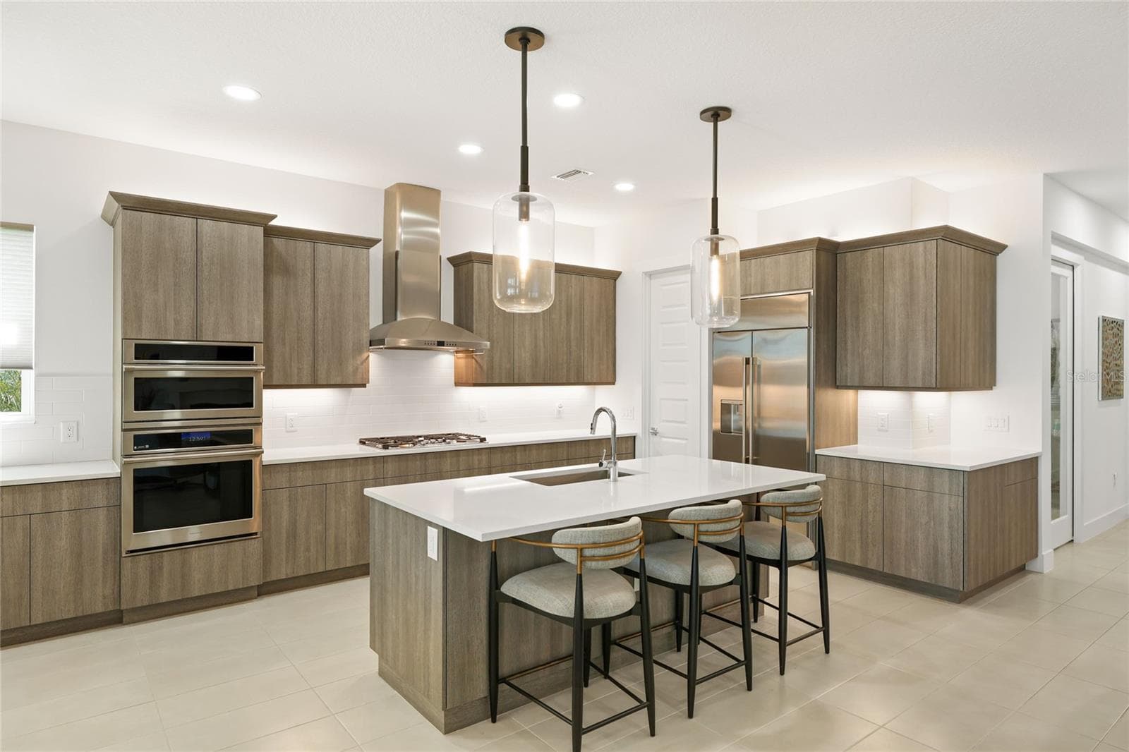 Single Family Residence at 8035 WATERBEND TRL, SARASOTA, photo 16 of 97