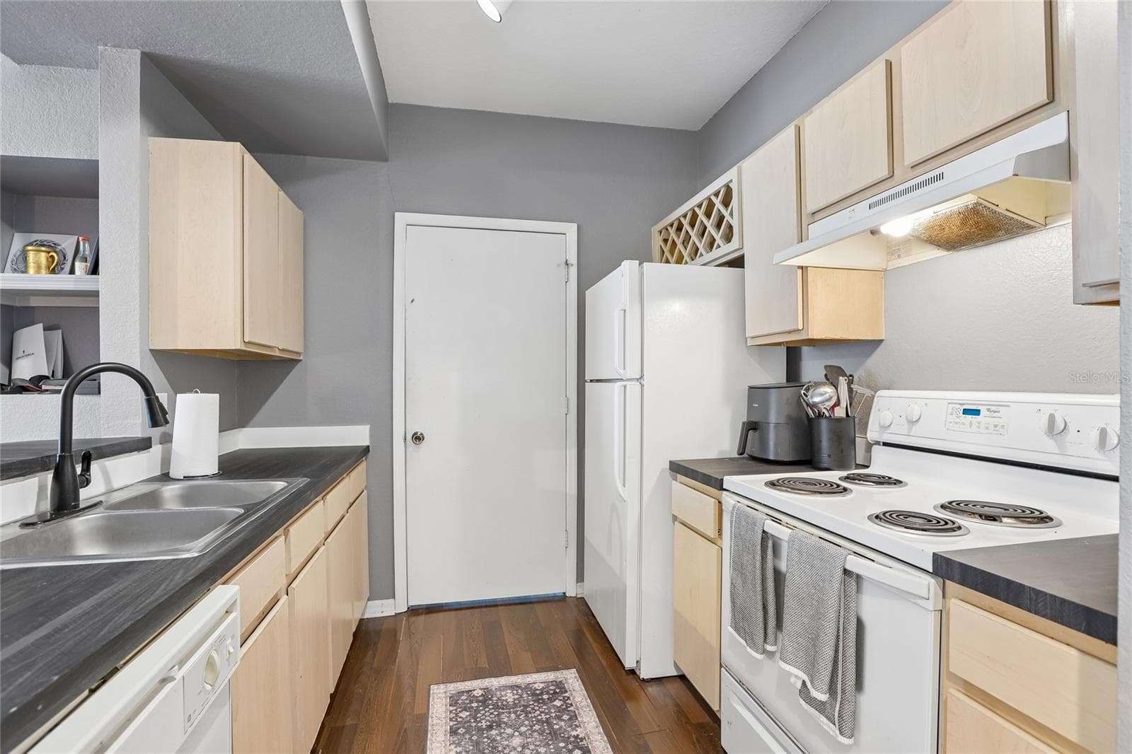 Condominium at 13110 ARBOR ISLE DR #201, TEMPLE TERRACE, photo 11 of 35