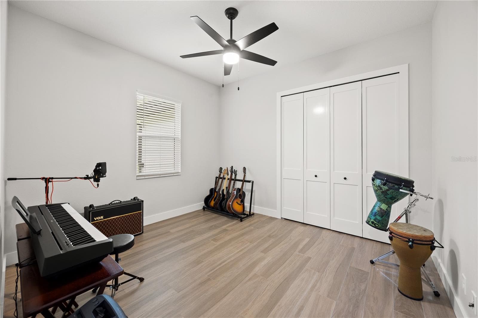 Single Family Residence at 400 S MOON DR, VENICE, photo 14 of 42