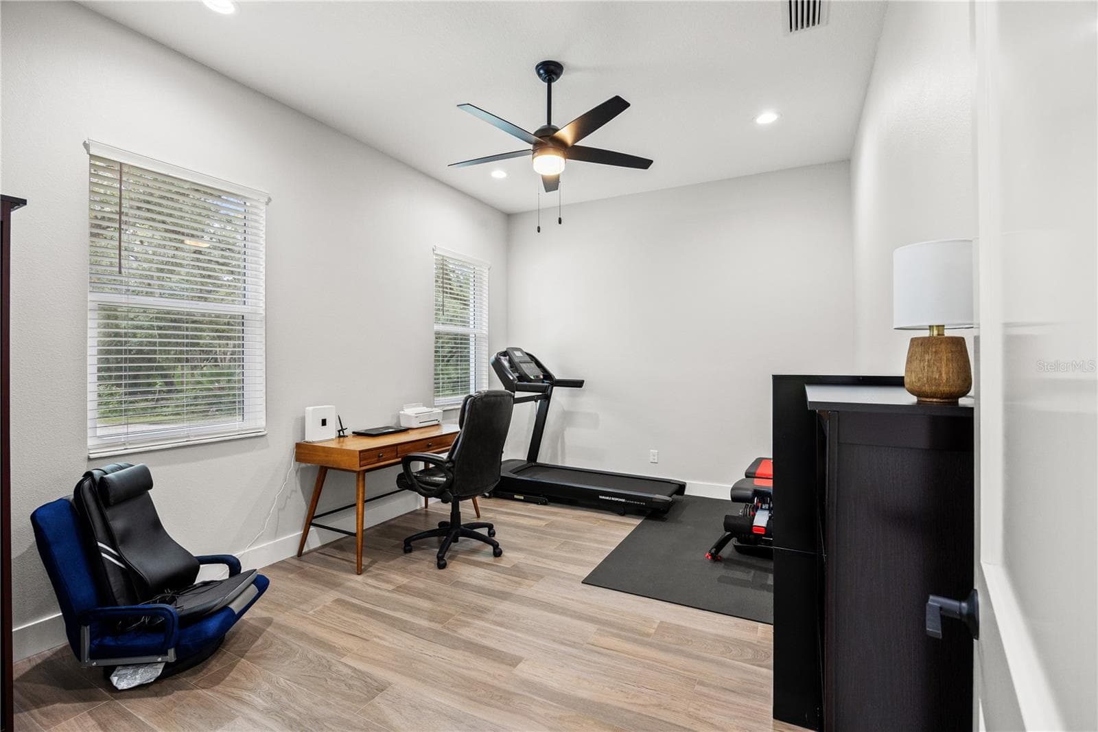 Single Family Residence at 400 S MOON DR, VENICE, photo 27 of 42