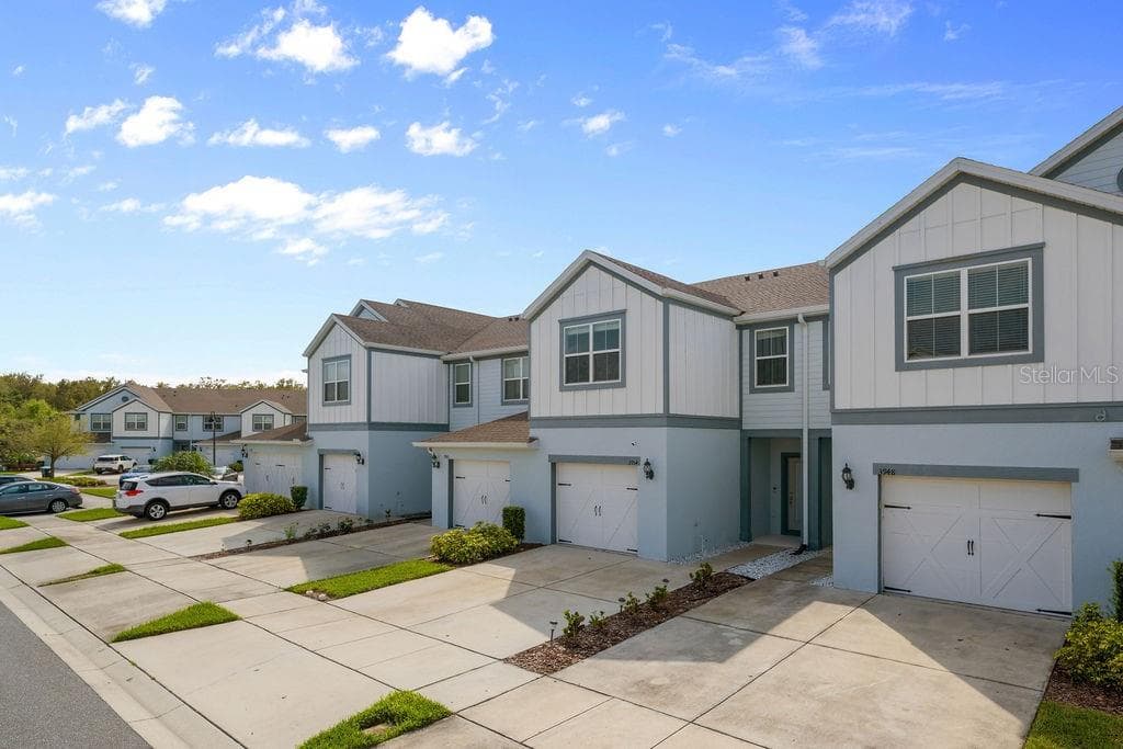 Townhouse at 3954 PLAINVIEW DR, ORLANDO, photo 2 of 30
