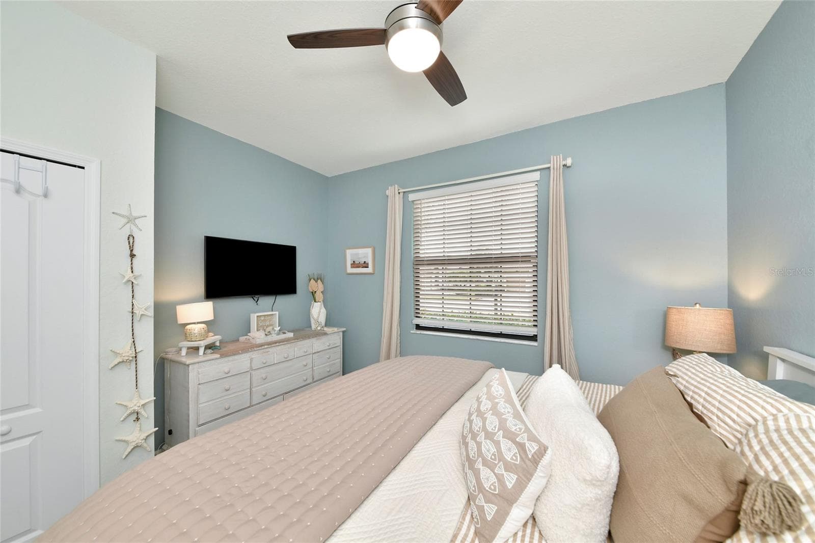 Single Family Residence at 4761 ROYAL DORNOCH CIR, BRADENTON, photo 15 of 36