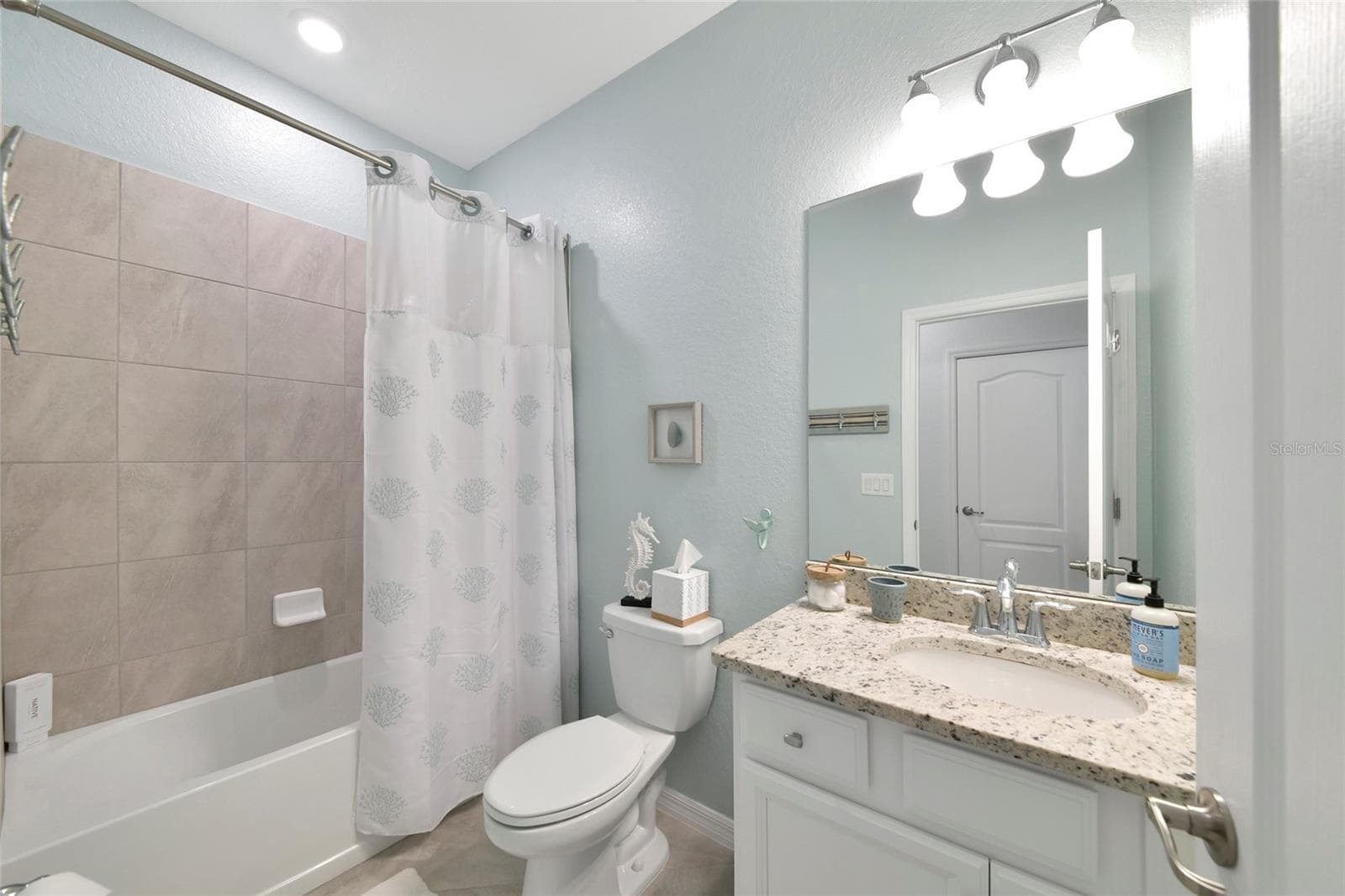 Single Family Residence at 4761 ROYAL DORNOCH CIR, BRADENTON, photo 19 of 36