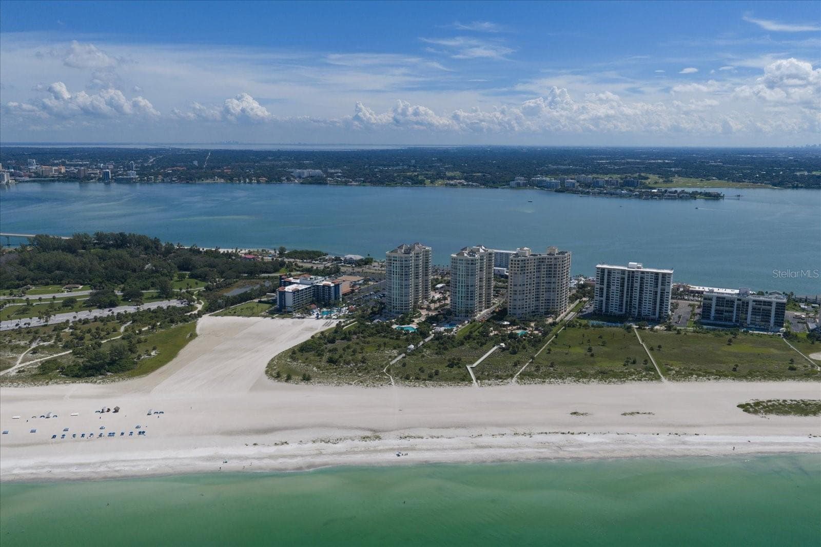 Condominium at 1170 GULF BLVD #1605, CLEARWATER, photo 6 of 95