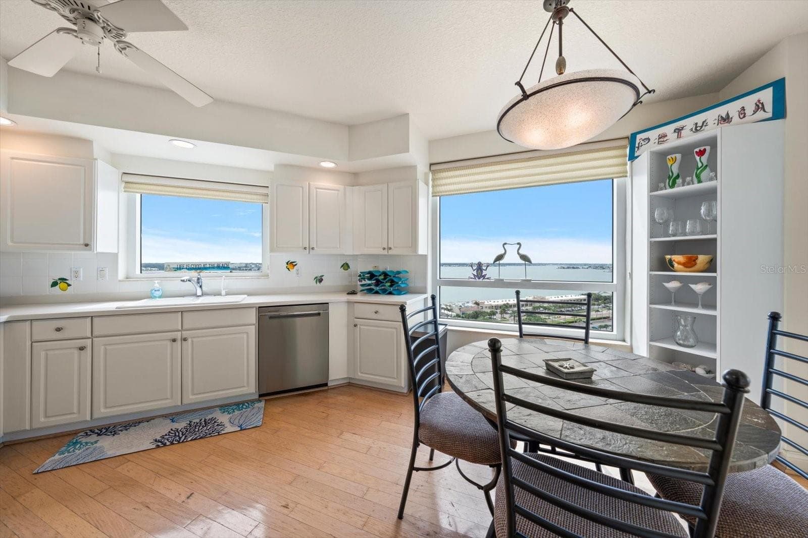 Condominium at 1170 GULF BLVD #1605, CLEARWATER, photo 21 of 95