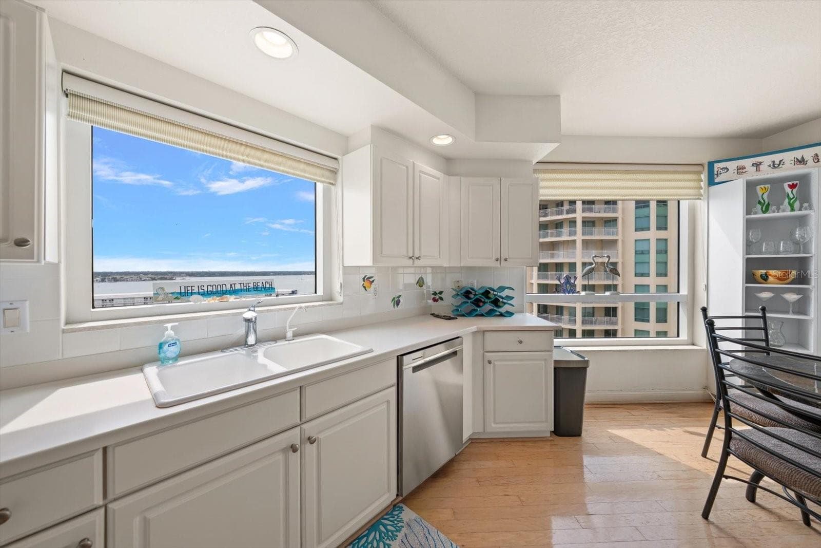 Condominium at 1170 GULF BLVD #1605, CLEARWATER, photo 22 of 95