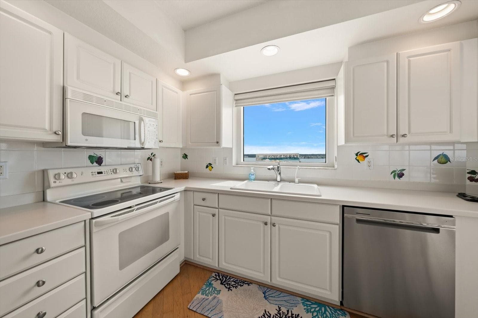 Condominium at 1170 GULF BLVD #1605, CLEARWATER, photo 24 of 95