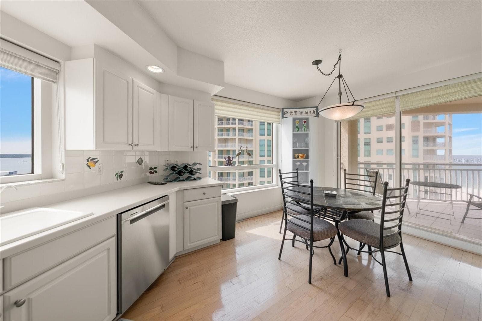 Condominium at 1170 GULF BLVD #1605, CLEARWATER, photo 25 of 95