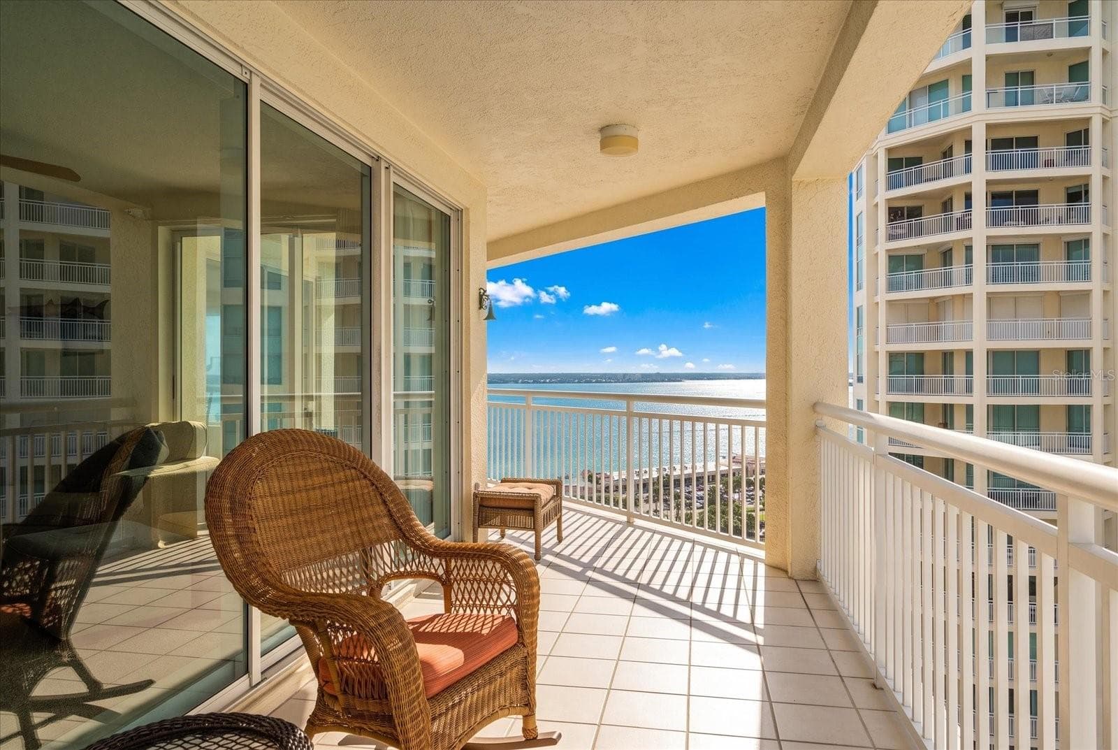 Condominium at 1170 GULF BLVD #1605, CLEARWATER, photo 20 of 95