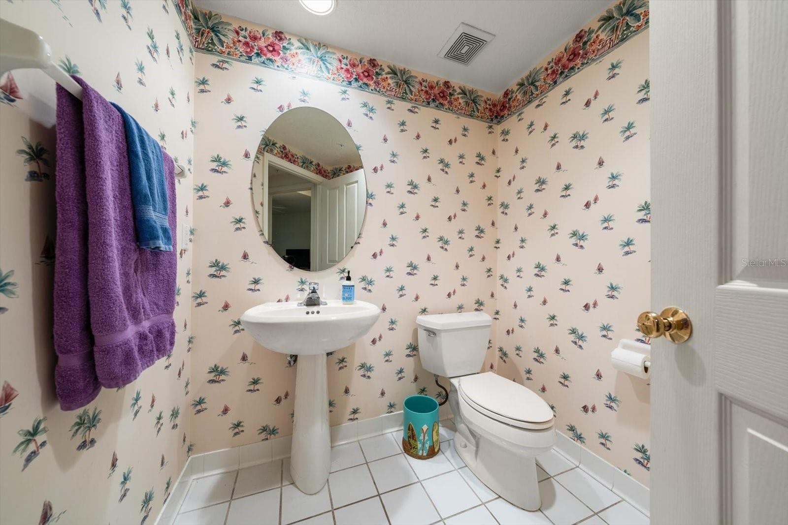 Condominium at 1170 GULF BLVD #1605, CLEARWATER, photo 44 of 95