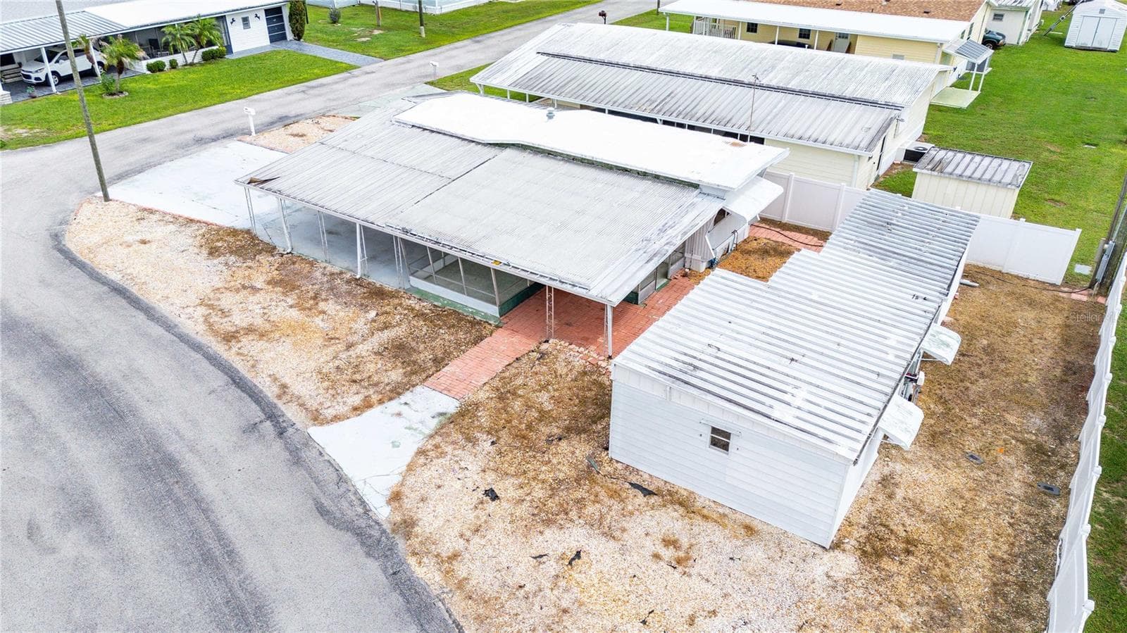 Mobile Home at 37234 CAROL AVE, ZEPHYRHILLS, photo 25 of 43