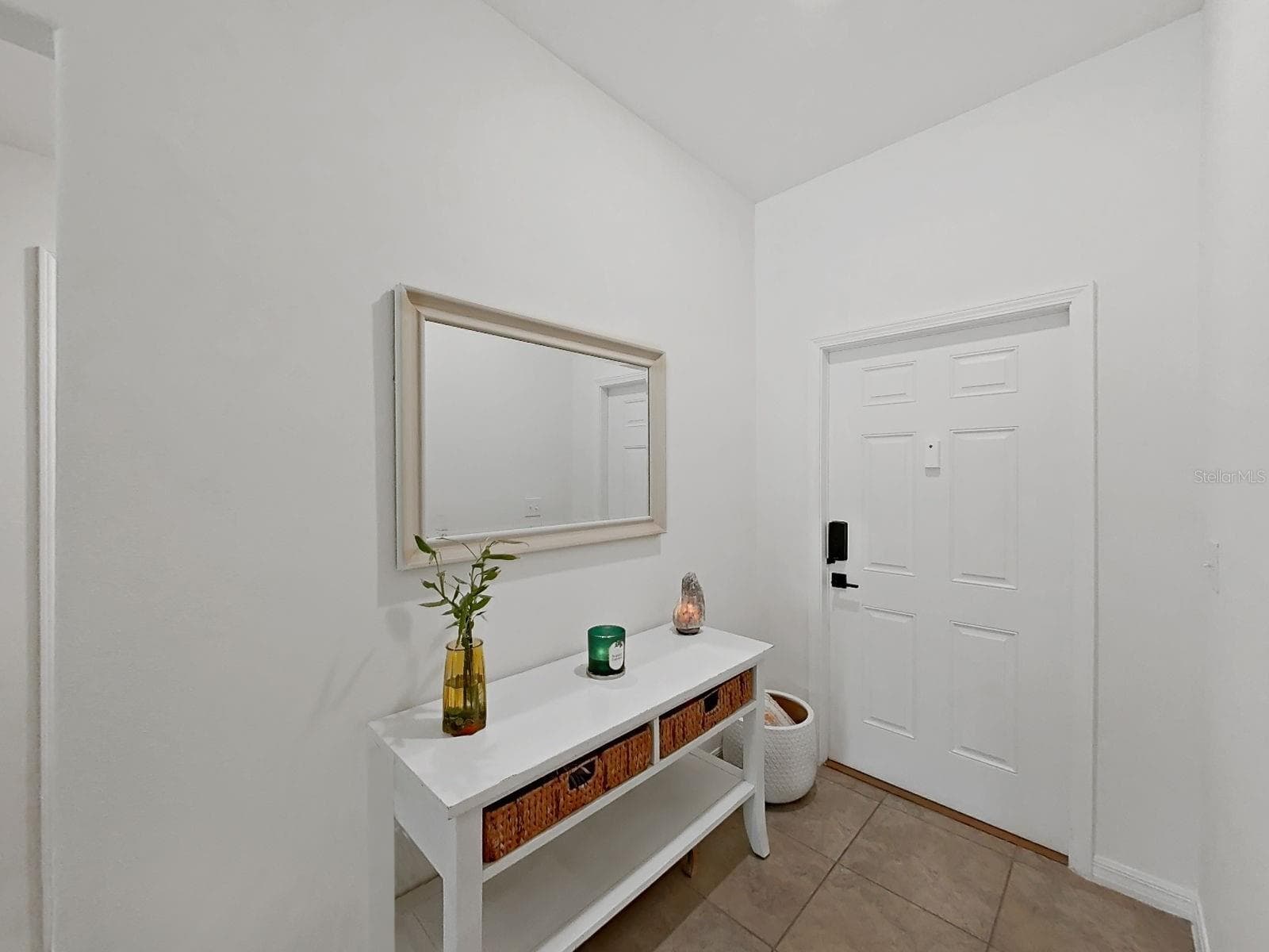 Foyer to front door - 5037 WHITE CHICORY DR, APOLLO BEACH
