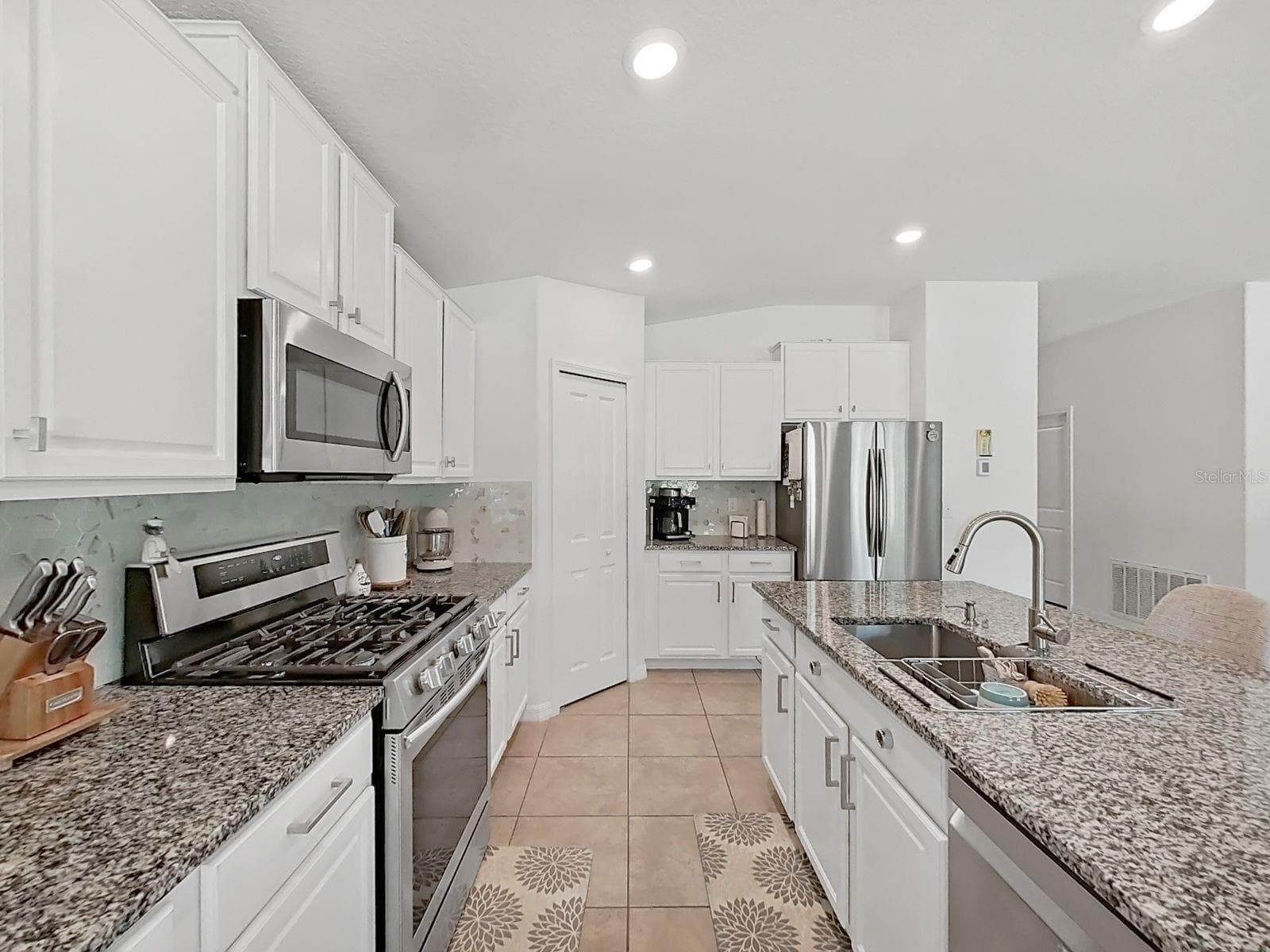 Efficient Work Area - 5037 WHITE CHICORY DR, APOLLO BEACH