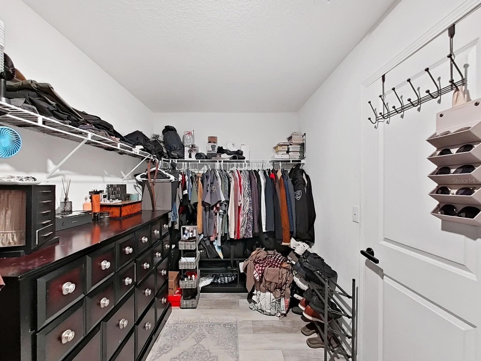 Primary Walk-in Closet - 5037 WHITE CHICORY DR, APOLLO BEACH