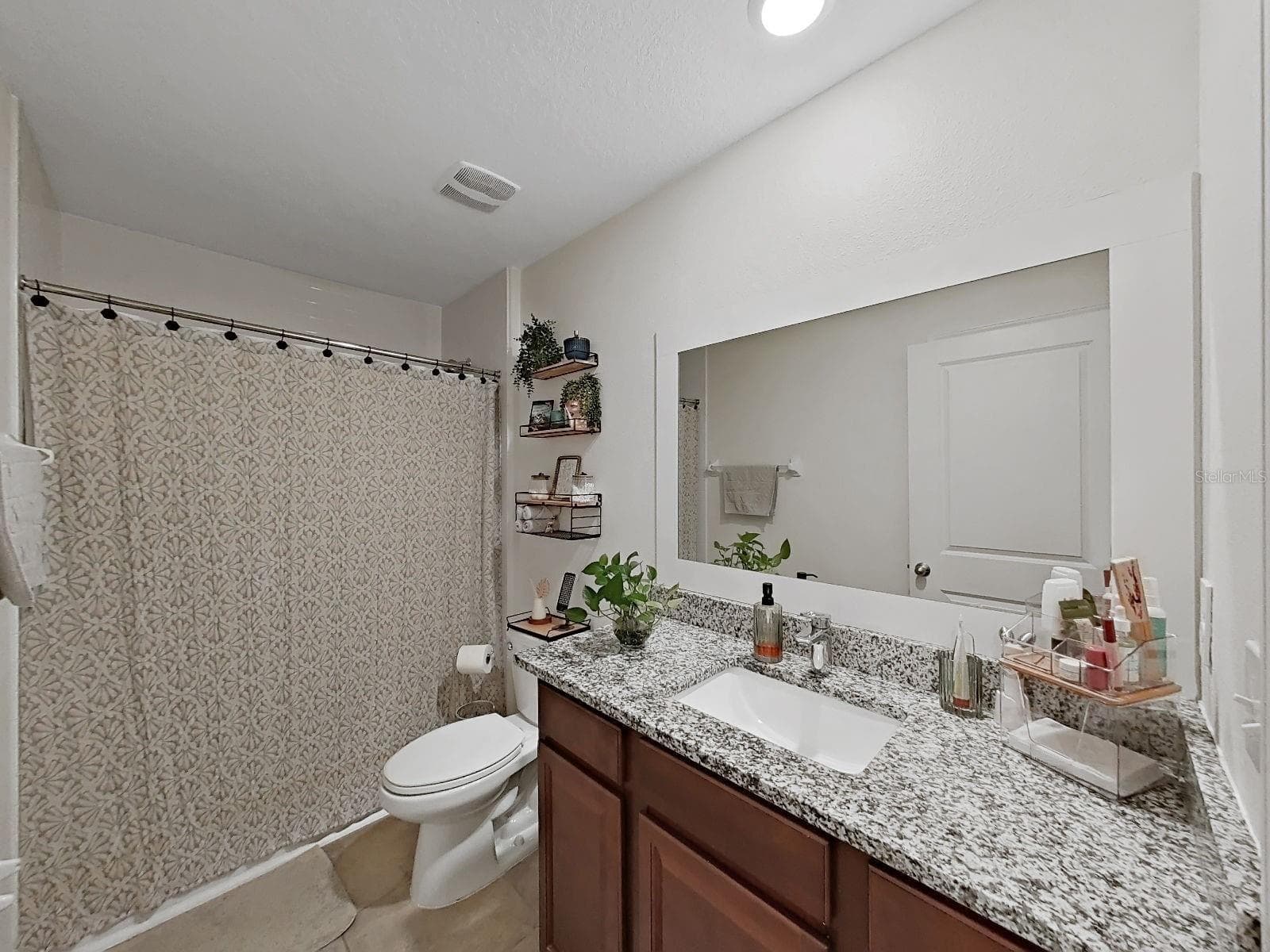 2nd Bath - 5037 WHITE CHICORY DR, APOLLO BEACH
