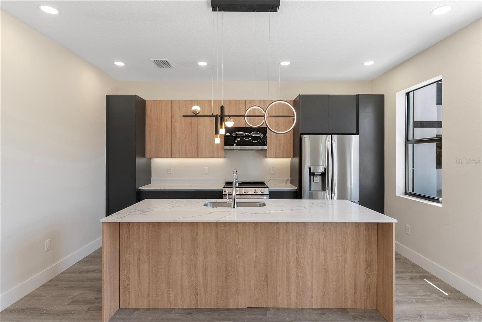 Townhouse at 8405 MODANO PL, TAMPA, photo 11 of 44