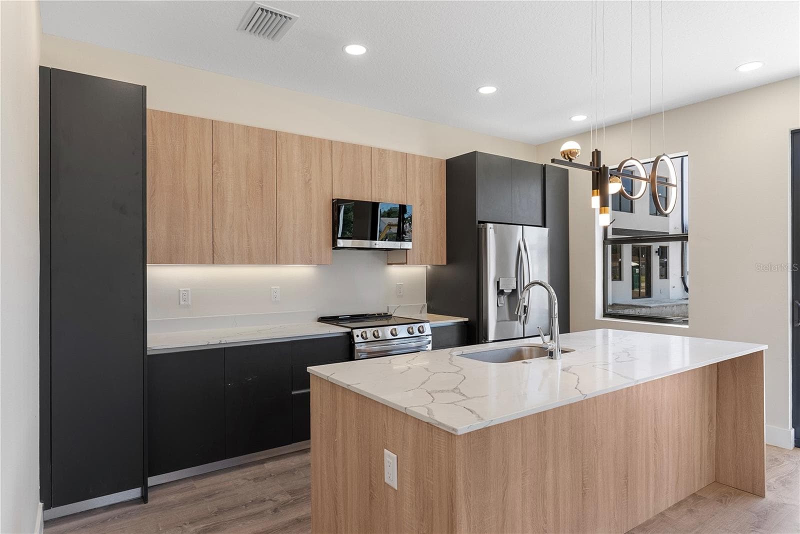 Townhouse at 8405 MODANO PL, TAMPA, photo 12 of 44