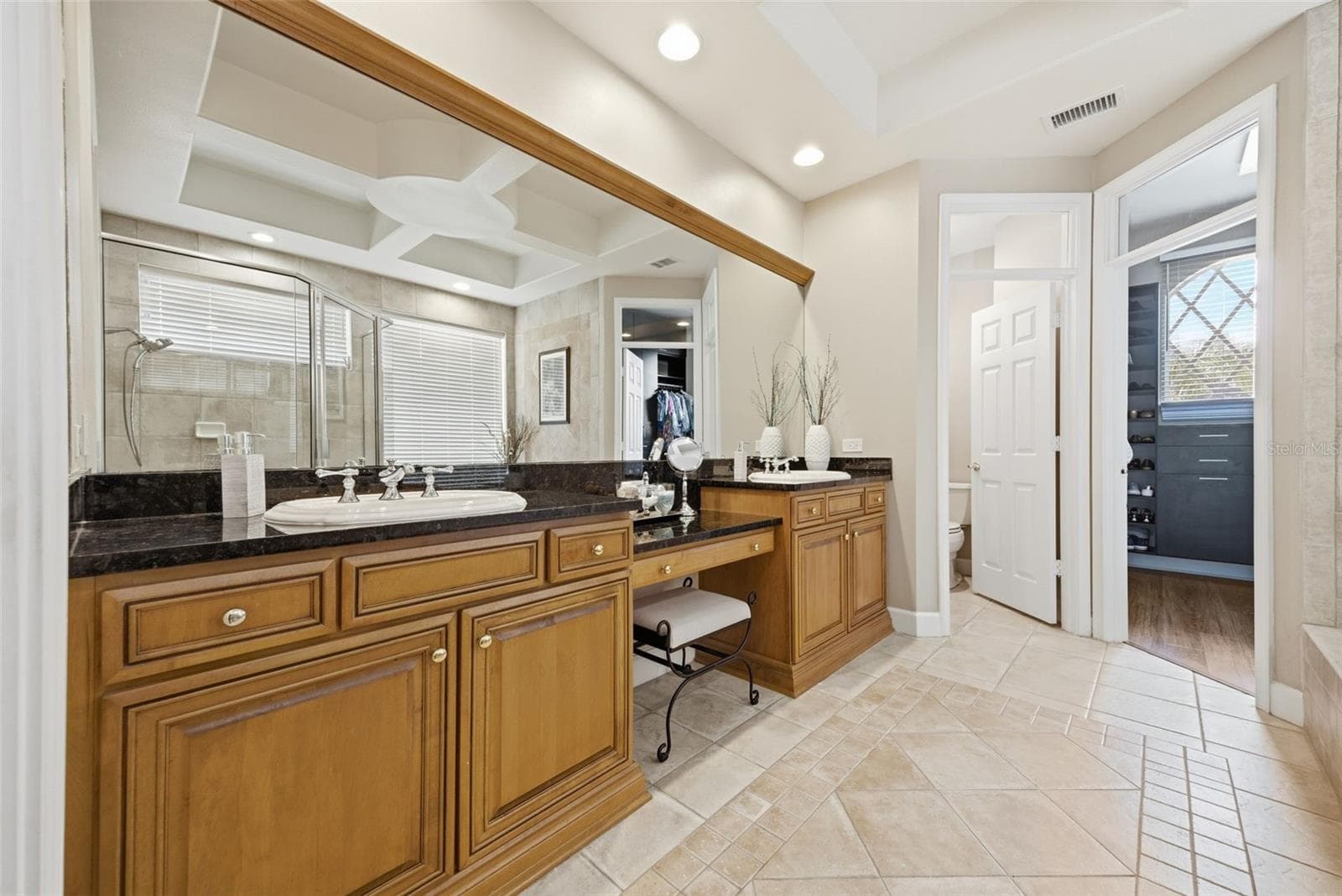 Double sinks and vanity - 2887 GREY OAKS BLVD, TARPON SPRINGS