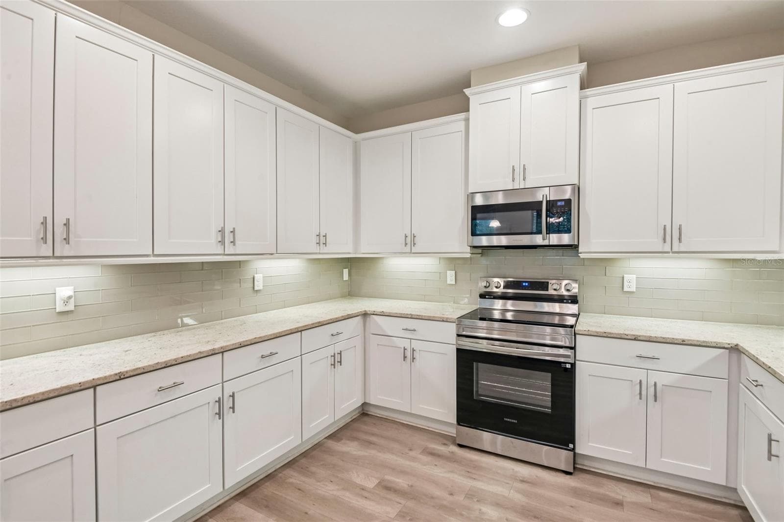 Villa at 718 CHIPPER DR, SUN CITY CENTER, photo 11 of 92