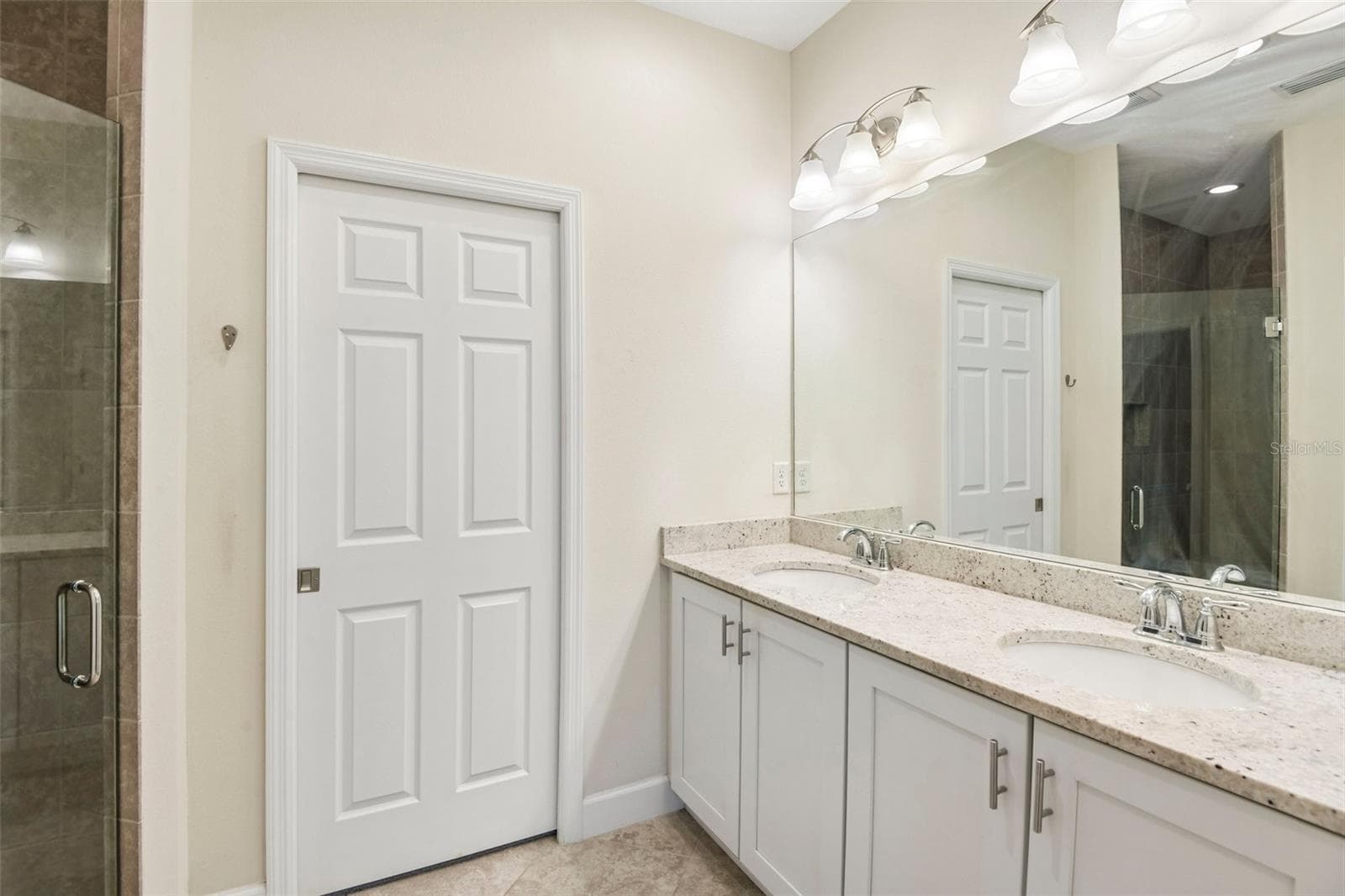 Villa at 718 CHIPPER DR, SUN CITY CENTER, photo 18 of 92