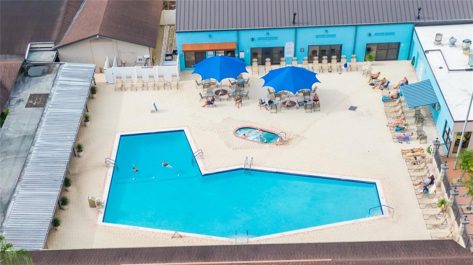 Villa at 718 CHIPPER DR, SUN CITY CENTER, photo 49 of 92