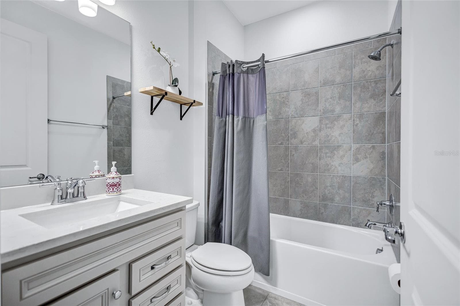 Single Family Residence at 14161 HAMMOCK CREST WAY, RIVERVIEW, photo 10 of 21