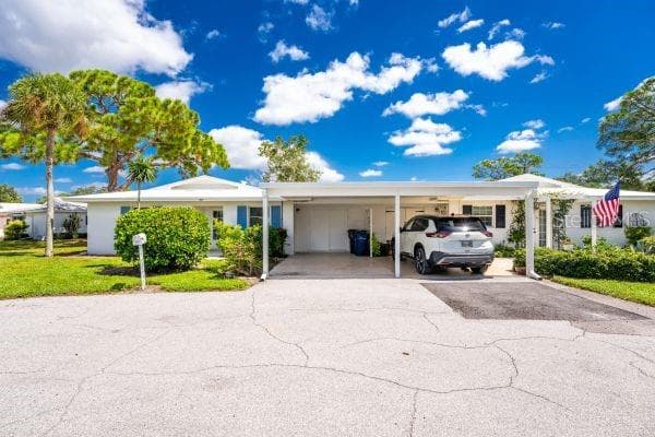 Cul de sac privacy and covered parking. - 206 BRIGANTINE WAY #206, NOKOMIS