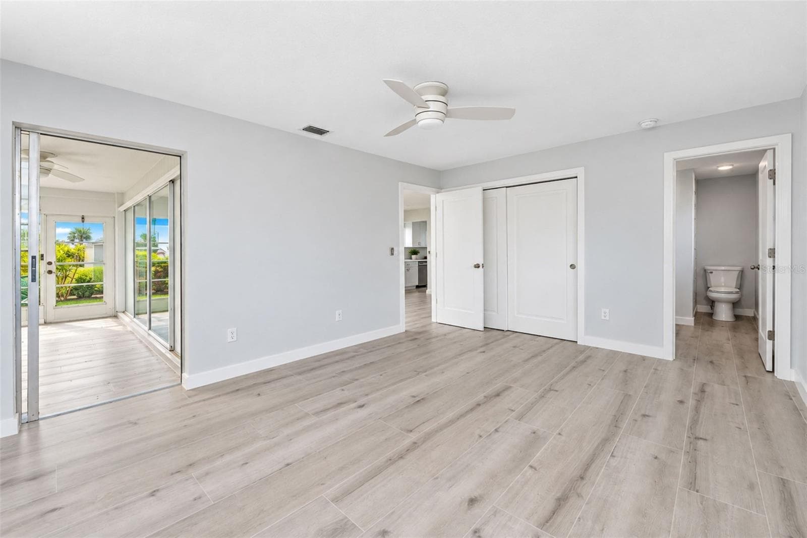 The Owners Suite is spacious, bright and welcoming and has a private entry onto the 4 season room, as well as a private bath suite. - 206 BRIGANTINE WAY #206, NOKOMIS