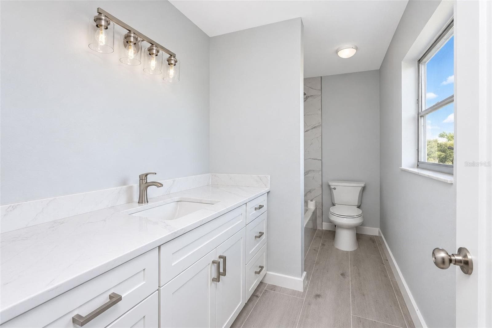Owners private dressing area and bath suite with combines tub/shower and loo. - 206 BRIGANTINE WAY #206, NOKOMIS