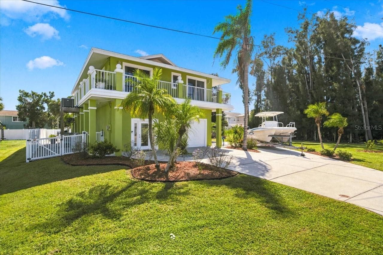 Single Family Residence at 6744 SEAVIEW BLVD, HUDSON, photo 13 of 92