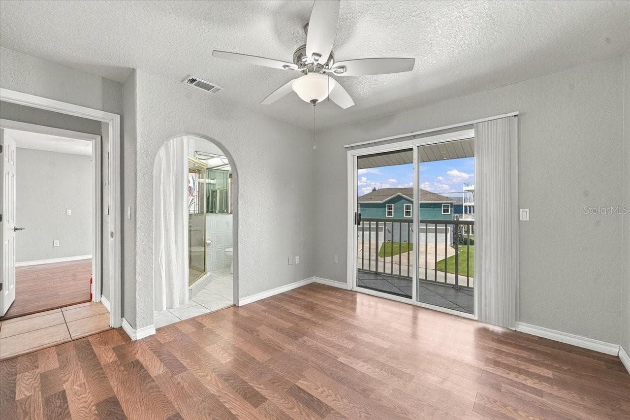 Primary bedroom - 6744 SEAVIEW BLVD, HUDSON