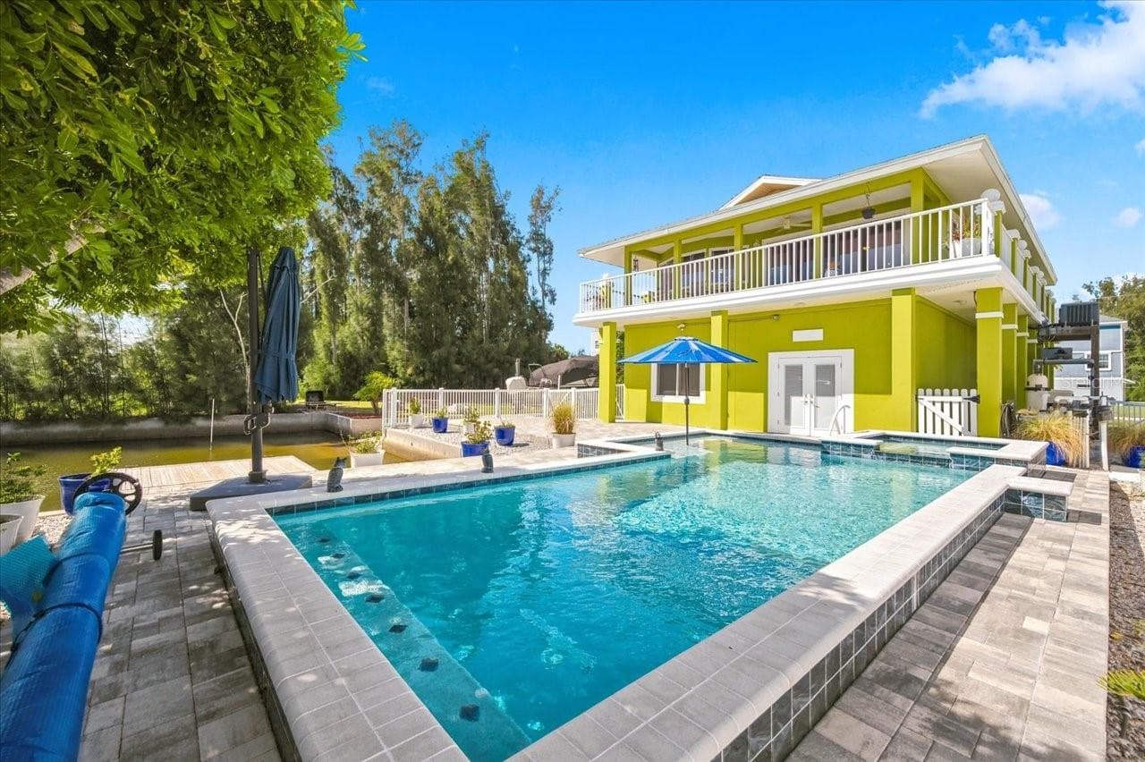 Gas heated Pool - 6744 SEAVIEW BLVD, HUDSON