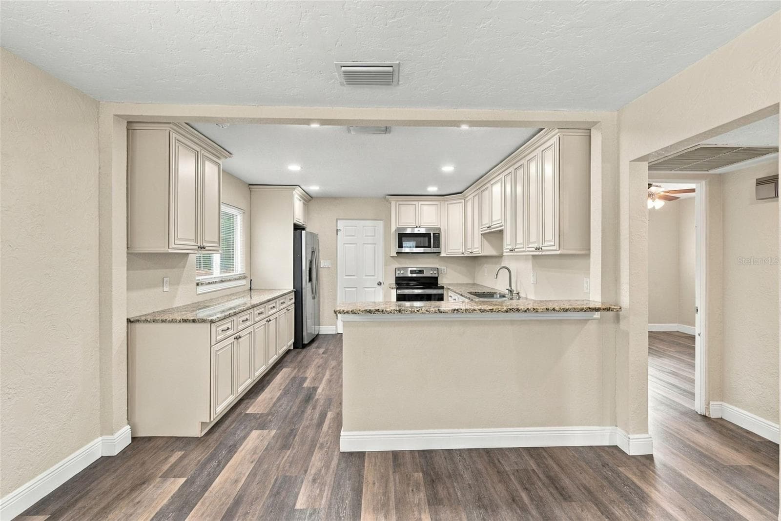 Single Family Residence at 2518 16TH AVE N, ST PETERSBURG, photo 7 of 27