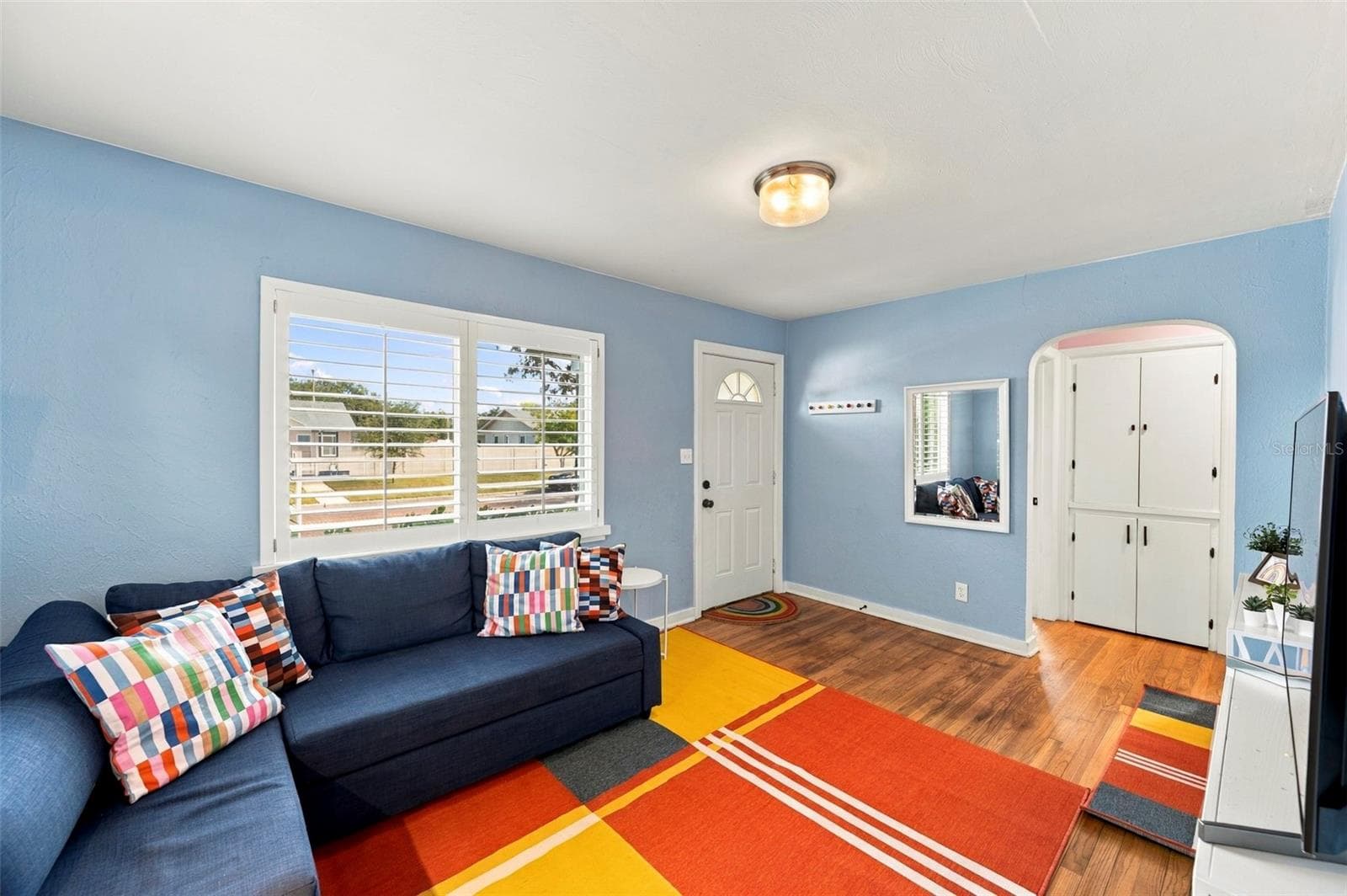 Single Family Residence at 3820 BURLINGTON AVE N, ST PETERSBURG, photo 3 of 21