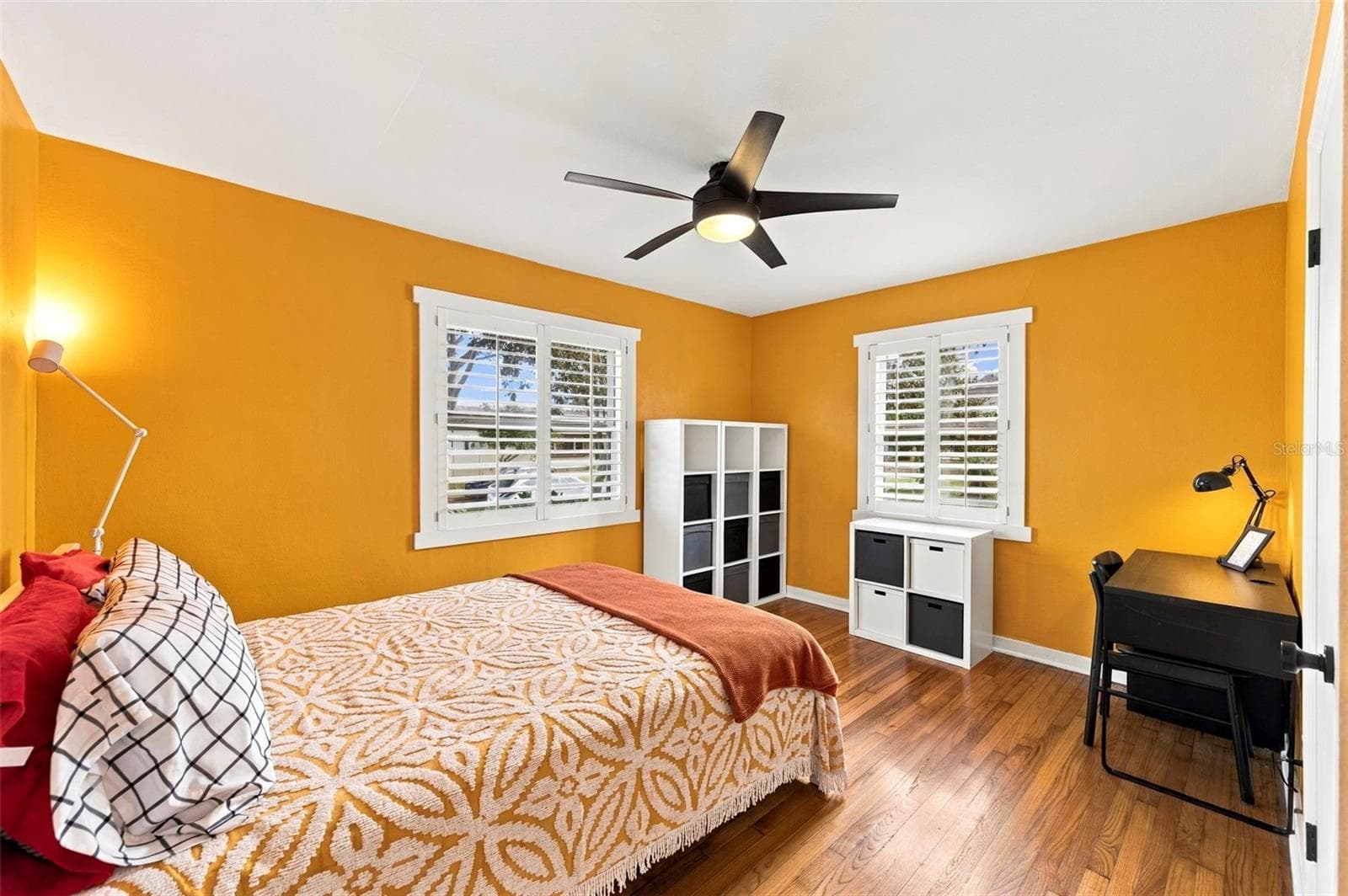 Single Family Residence at 3820 BURLINGTON AVE N, ST PETERSBURG, photo 8 of 21