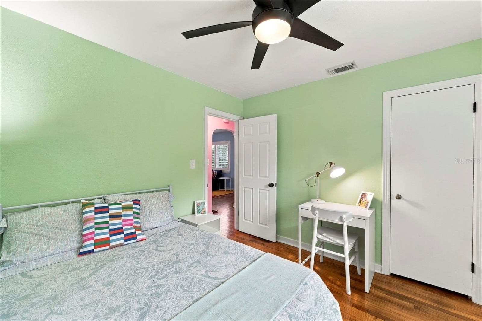 Single Family Residence at 3820 BURLINGTON AVE N, ST PETERSBURG, photo 10 of 21