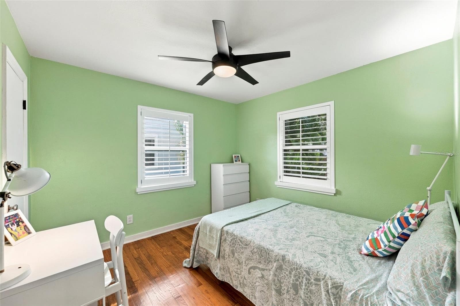 Single Family Residence at 3820 BURLINGTON AVE N, ST PETERSBURG, photo 11 of 21