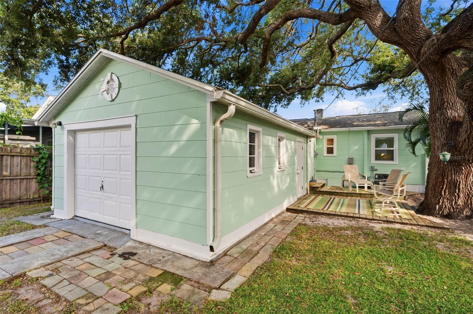 Single Family Residence at 3820 BURLINGTON AVE N, ST PETERSBURG, photo 15 of 21