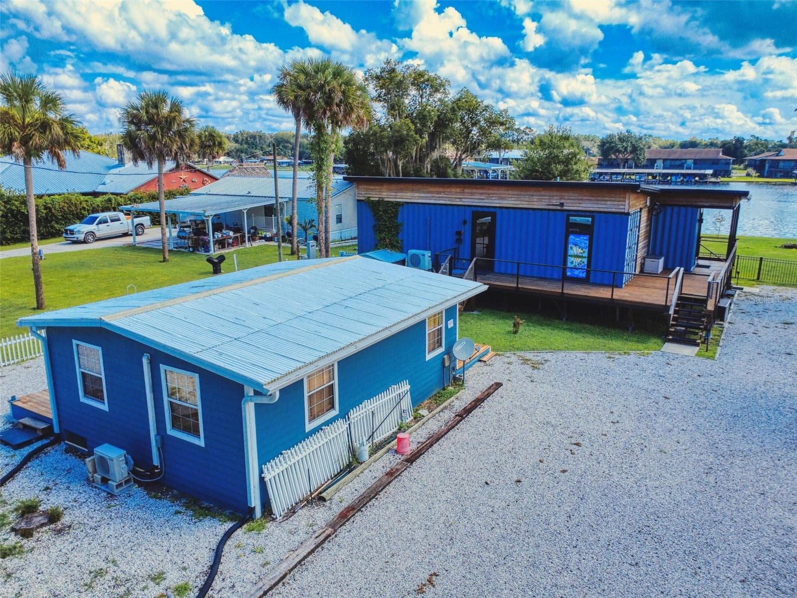 main home and guest cottage - 56108 SAWGRASS RD, ASTOR