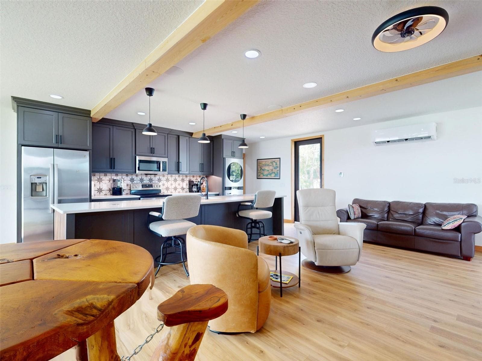 living room - 56108 SAWGRASS RD, ASTOR