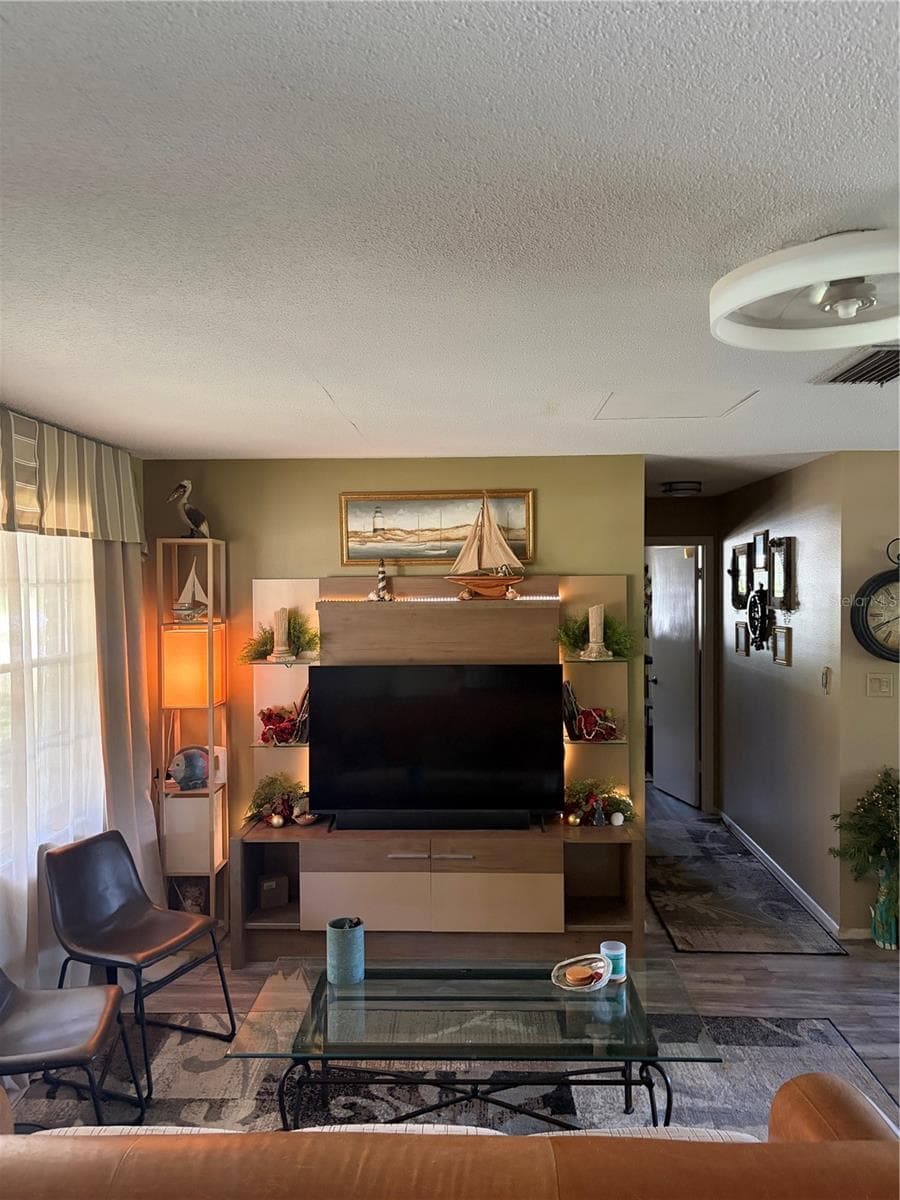 Family Room - 34205 RADIO RD, LEESBURG