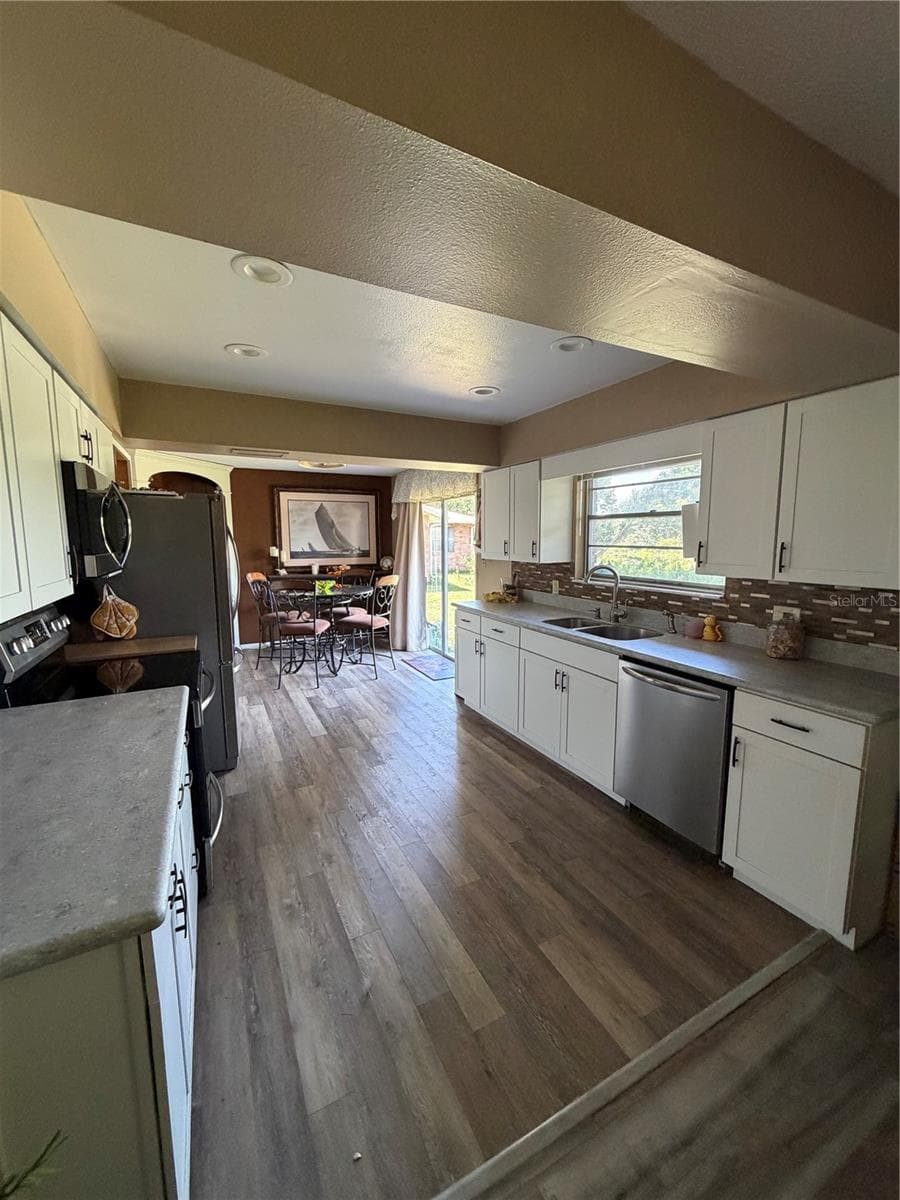 Kitchen side view - 34205 RADIO RD, LEESBURG